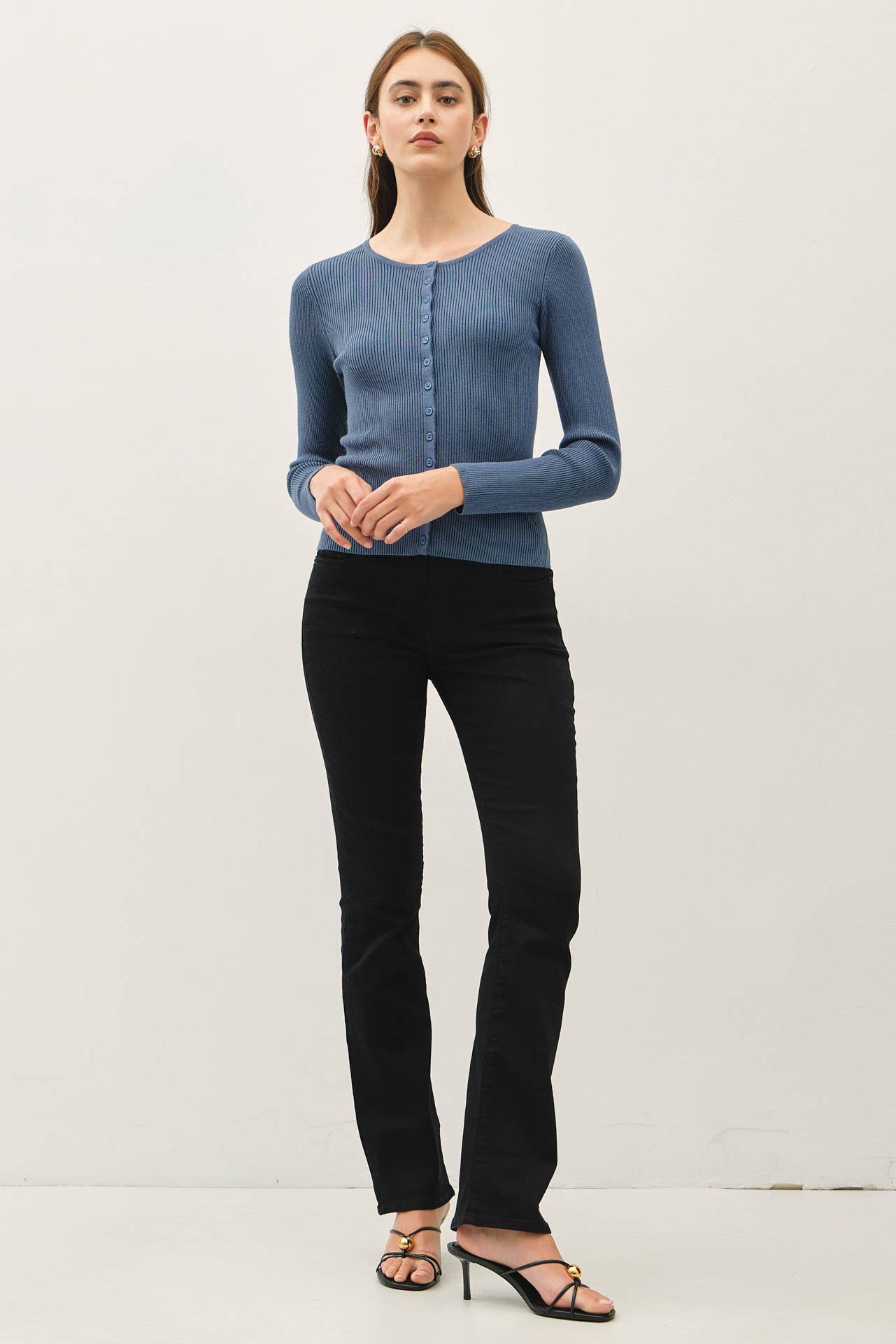 RIBBED BUTTON UP CARDIGAN