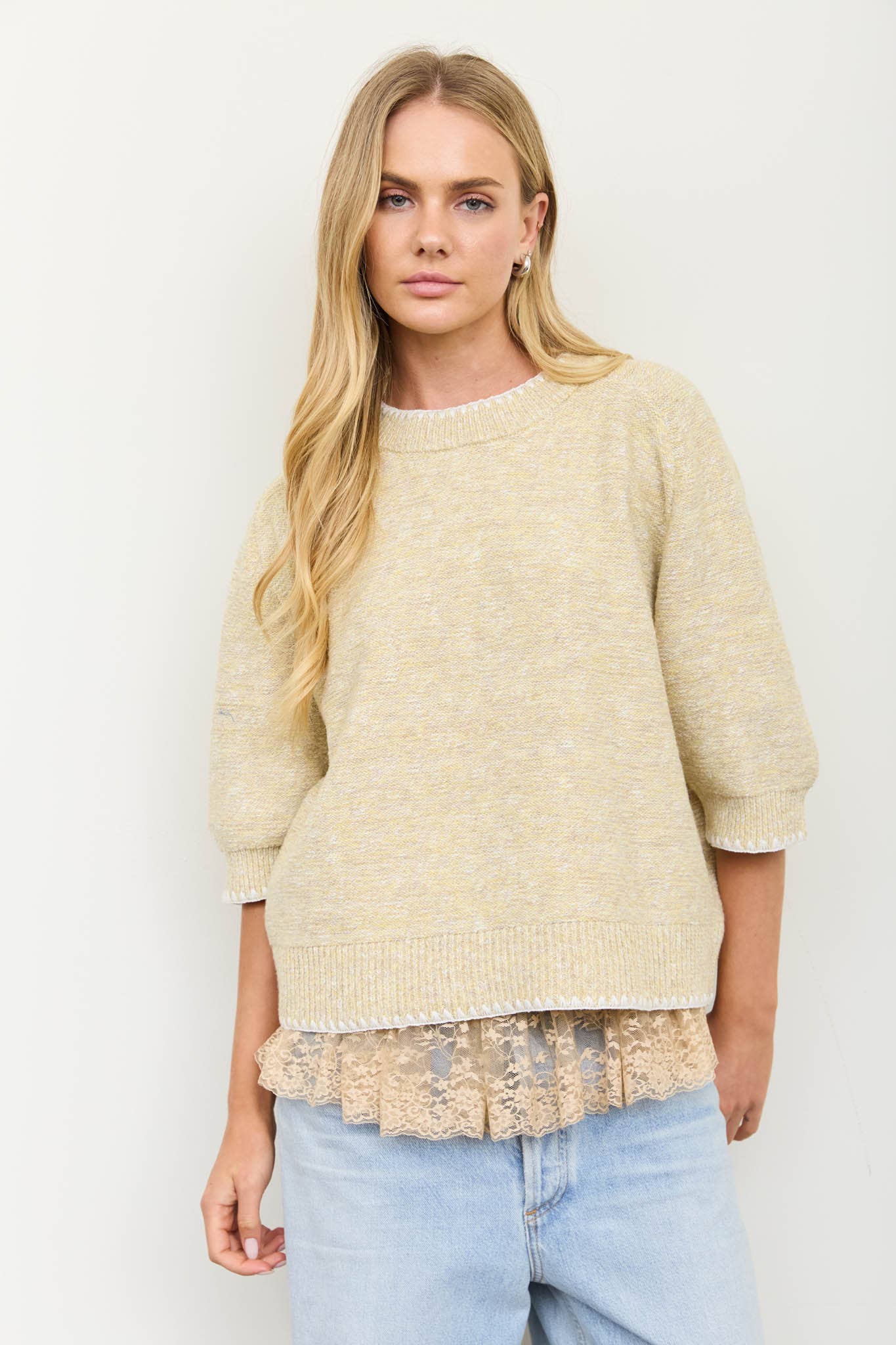 HEATHERED CONTRAST TRIM SHORT SLEEVE KNIT SWEATER