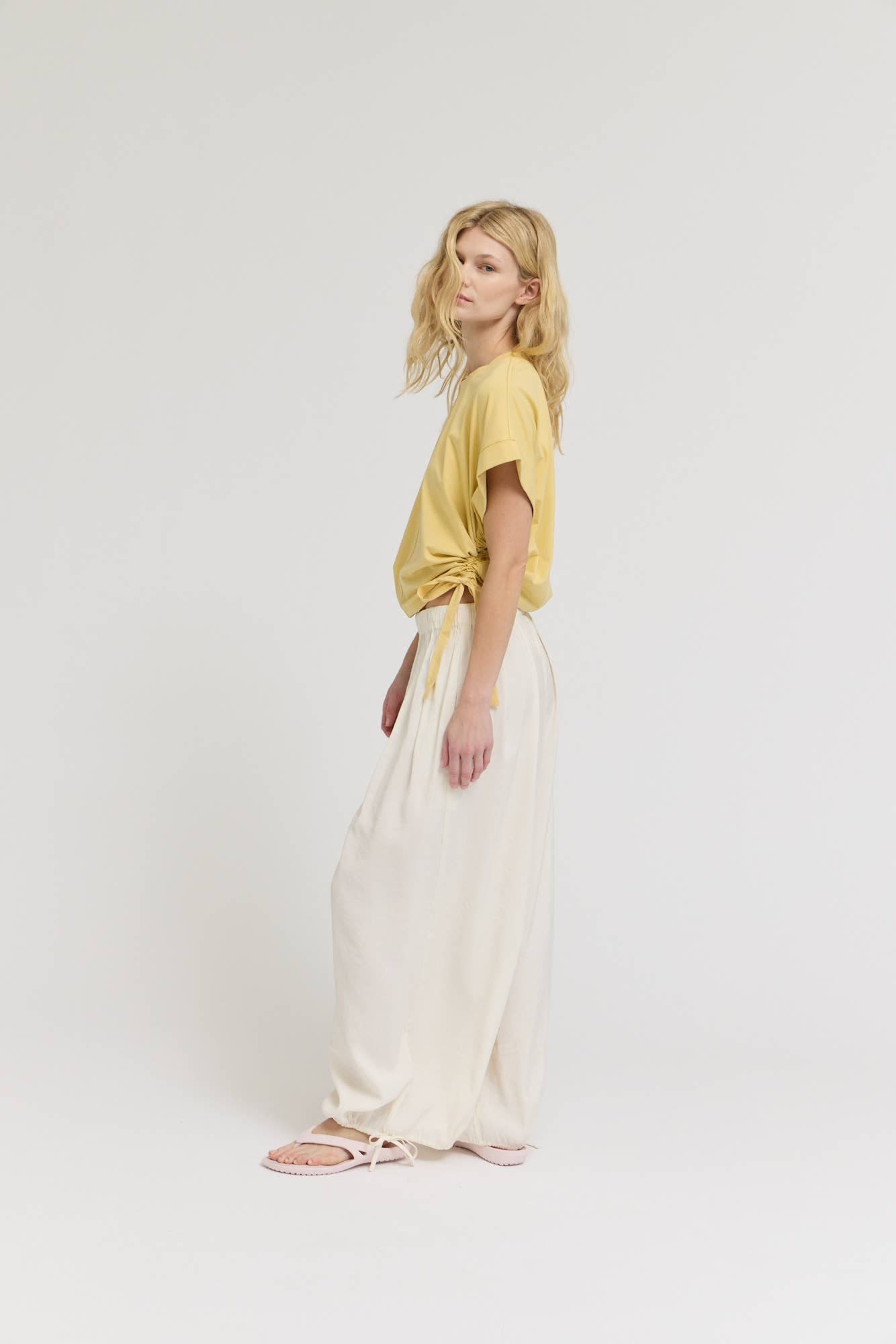 41628 - SIDE SCRUNCH TEE