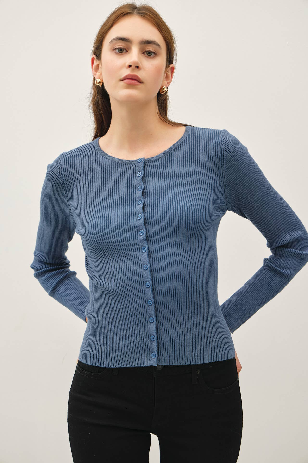 RIBBED BUTTON UP CARDIGAN