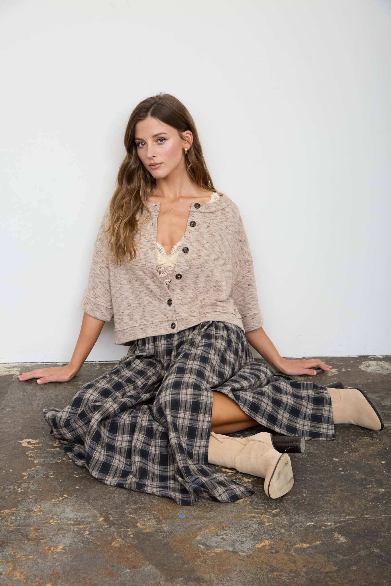 MARLED BUTTON DOWN SHORT SLEEVE RAW EDGE KNIT TOP