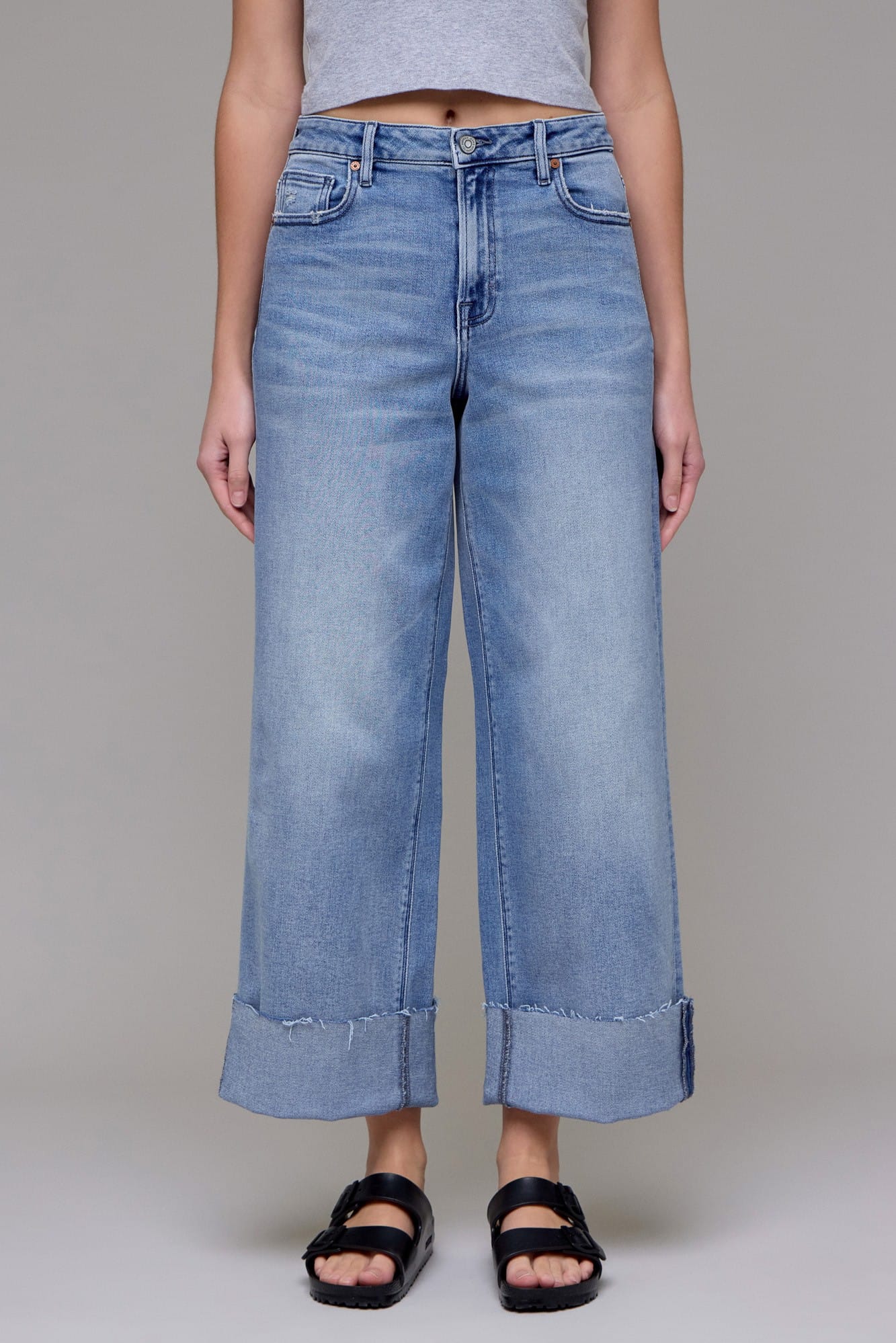 Medium Light Cuffed Crop Wideleg
