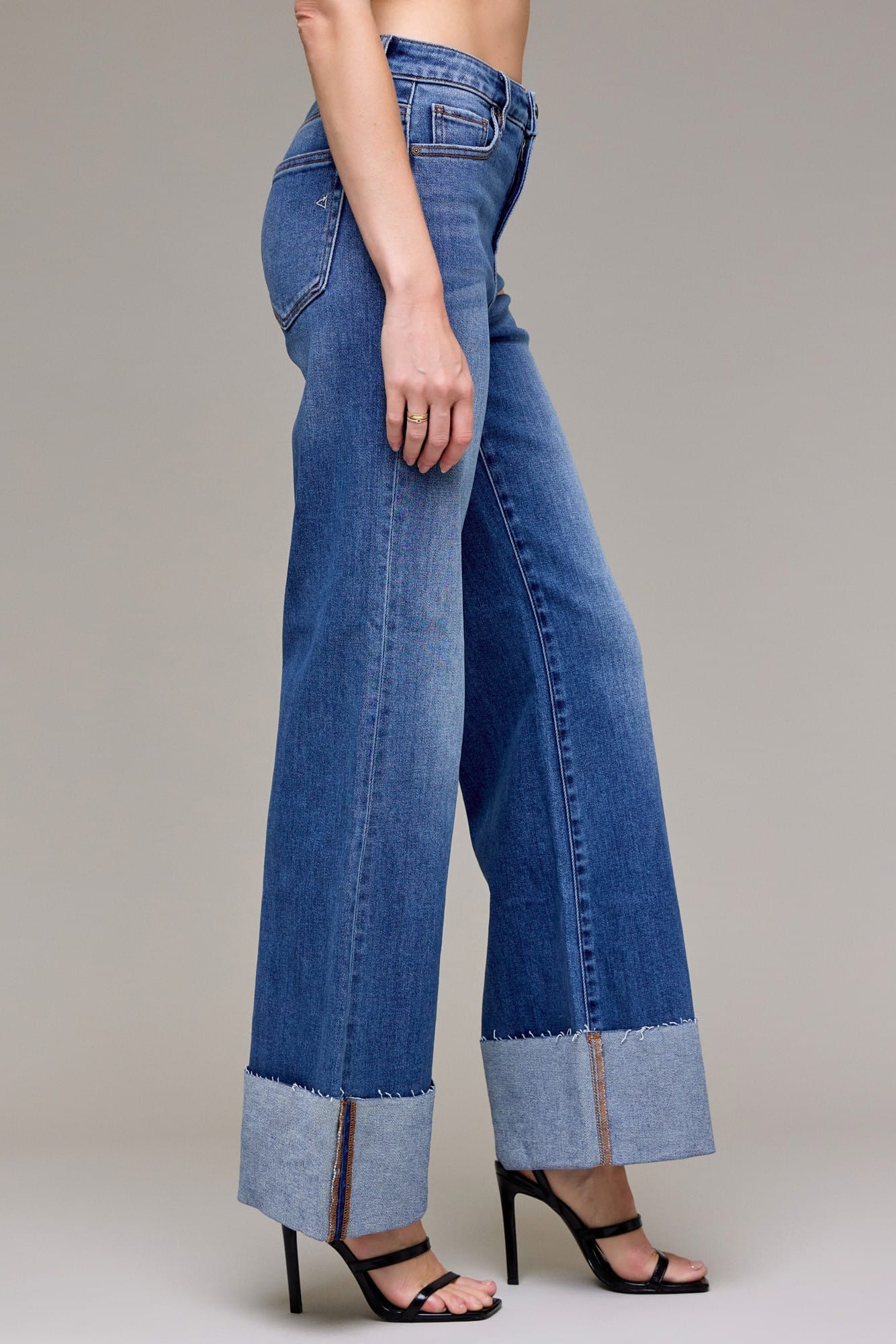 Cuffed Comfort Happi Flare
