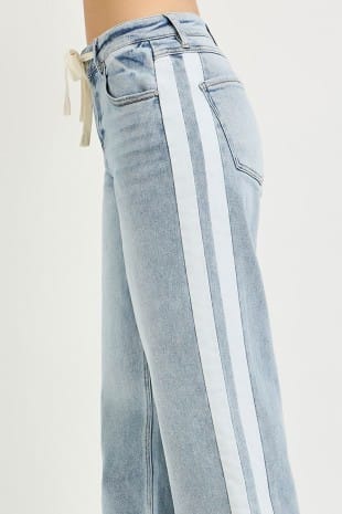 Side Contrast Strap Jeans