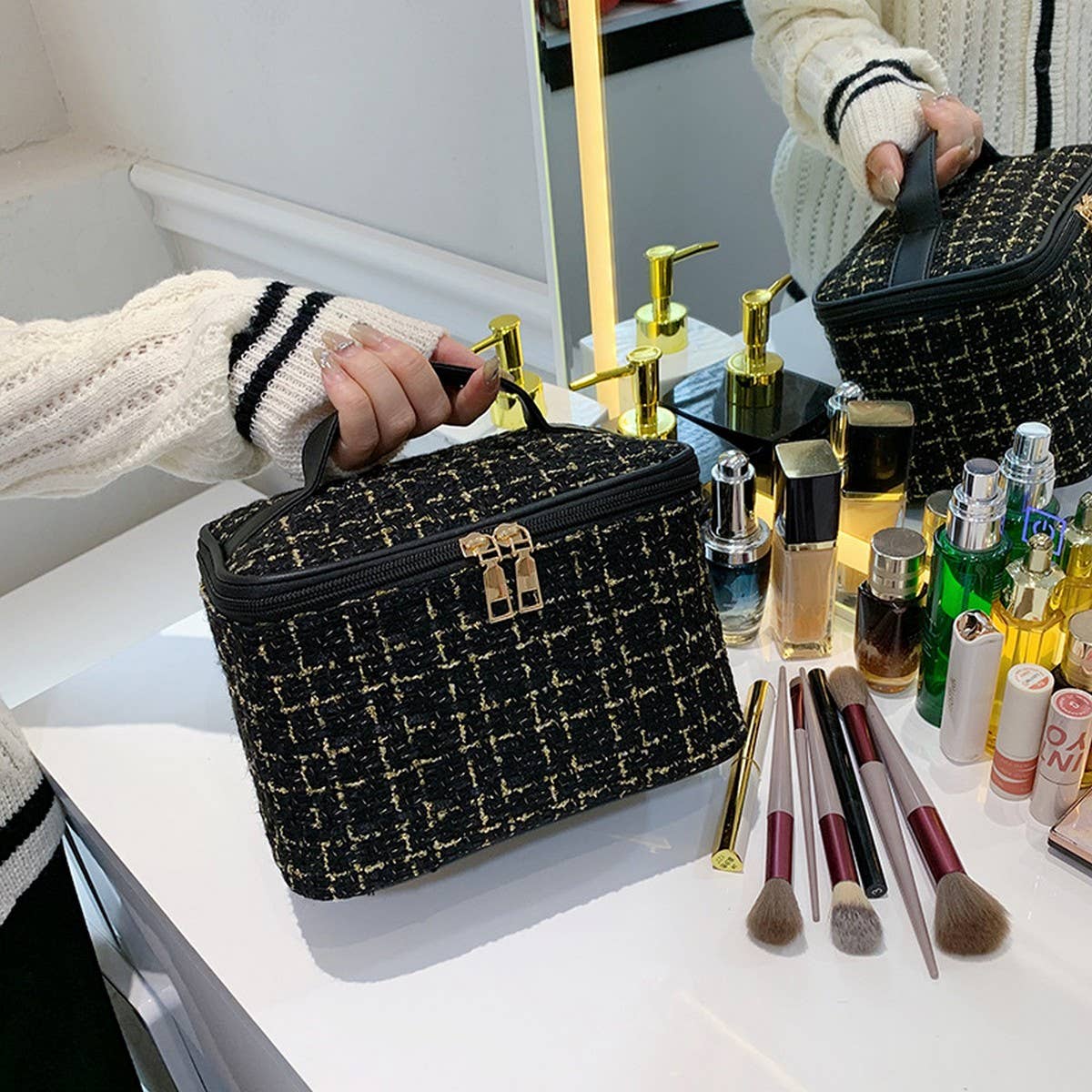 FASHIONABLE AND HIGH-END TRAVEL COSMETIC BAG_CWAB4388