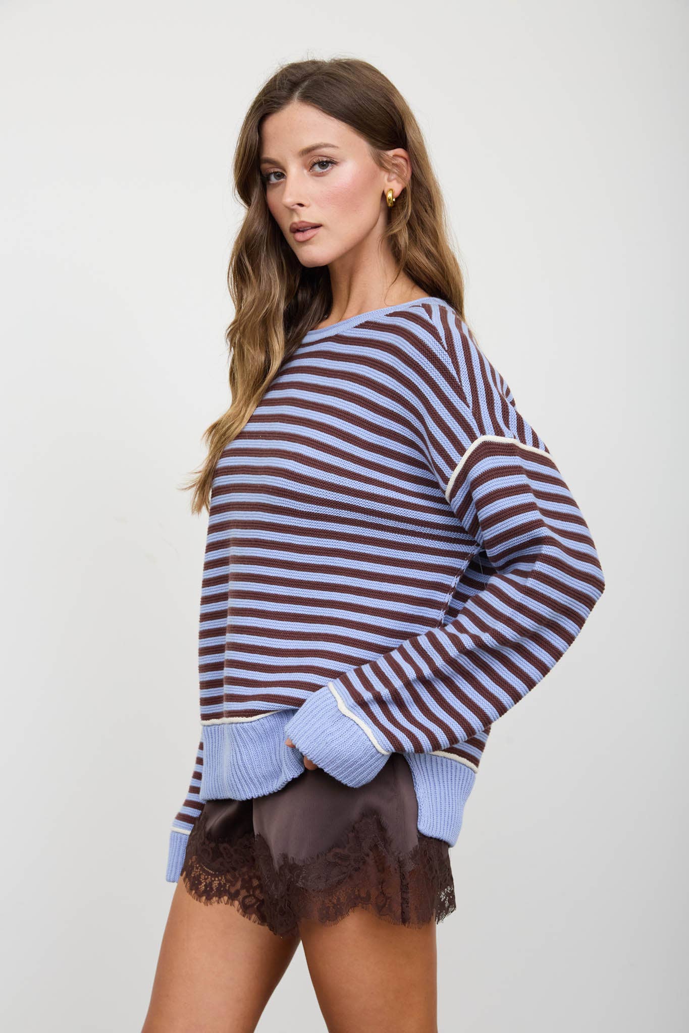 STRIPE CONTRAST STITCH RAW EDGE KNIT SWEATER