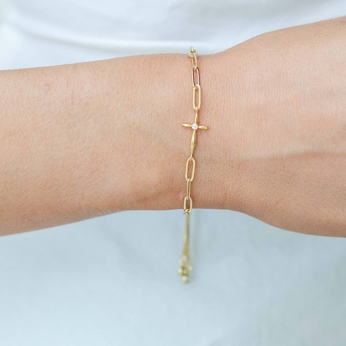 Delicate Cross Pulley Bracelet