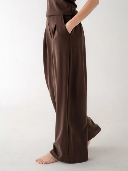 Elle Grey pleated wide leg sweatpants in chocolate brown with side pocket