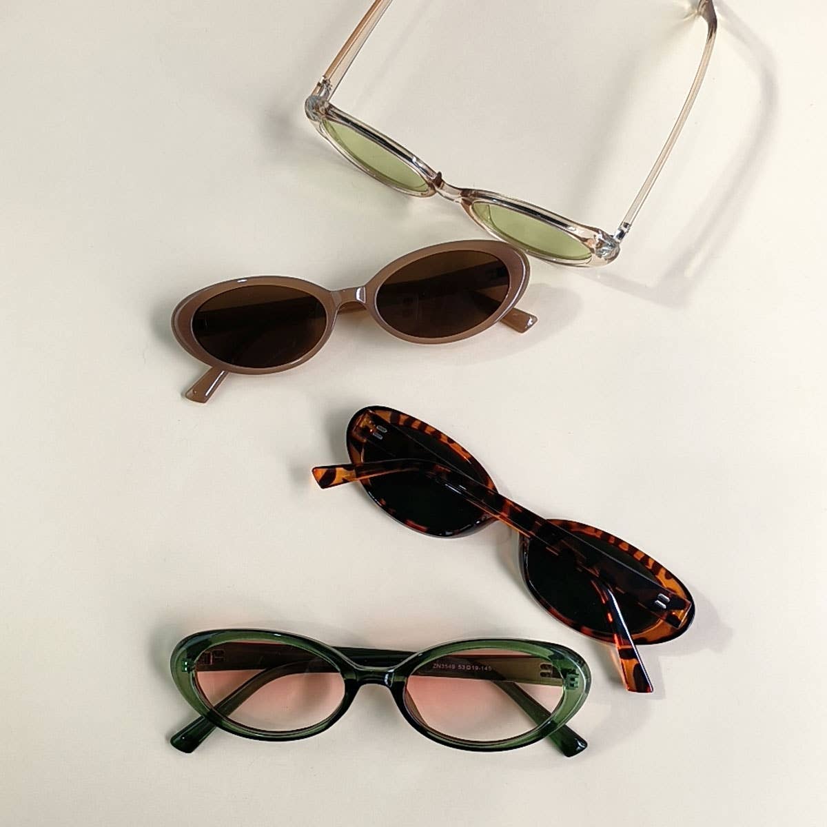 RETRO SMALL OVAL FRAME SUNGLASSES_CWASG0479: BROWN1 / (OS) 2