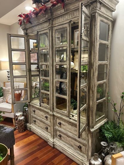 Thomasville Stella China Cabinet - Capeado Finish