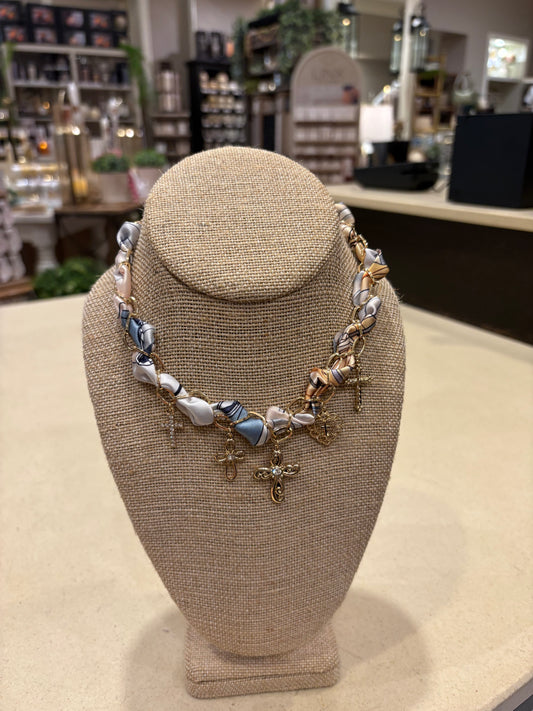 Avril Cream Necklace