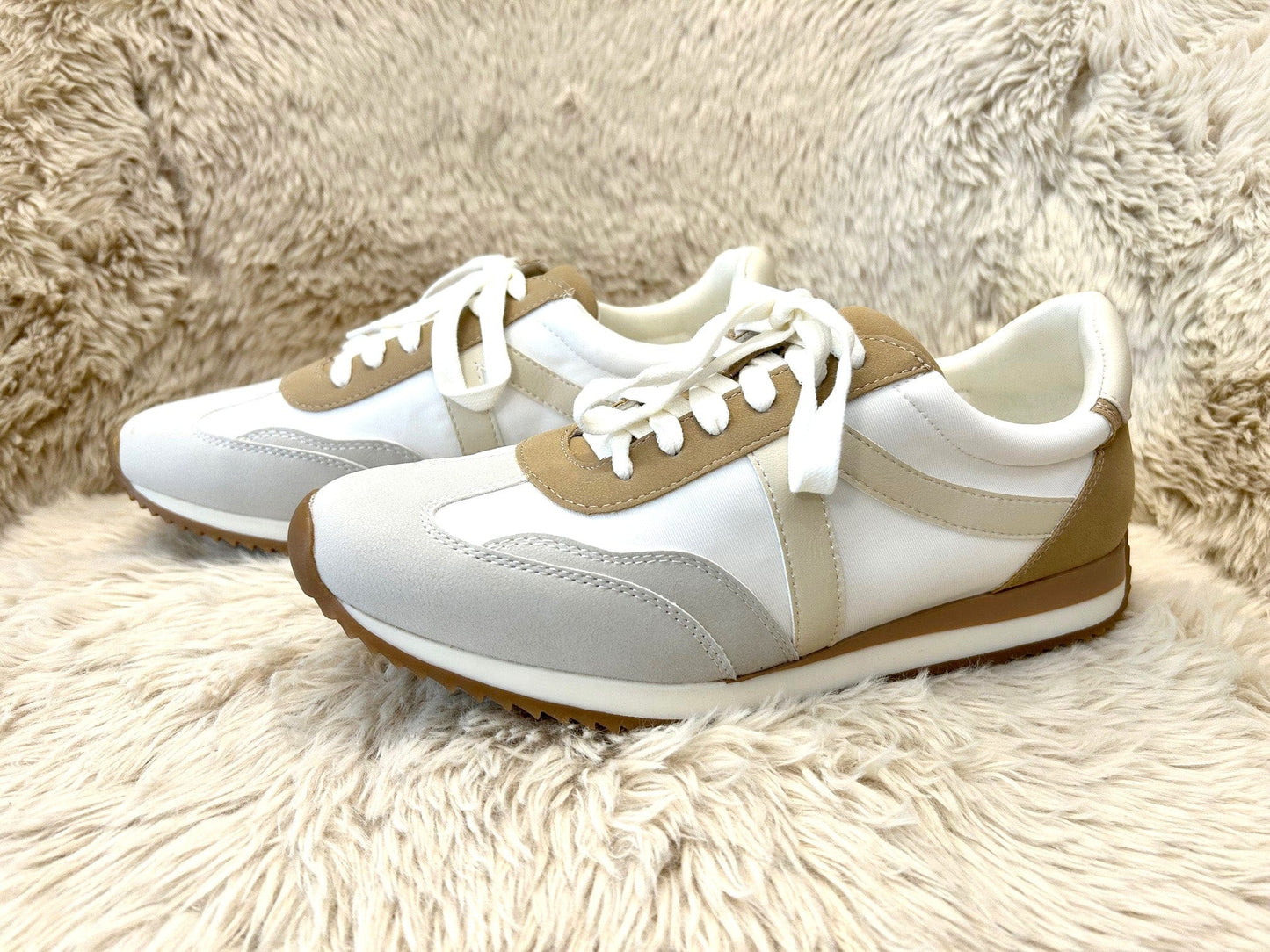 Mia Sneakers in Cement