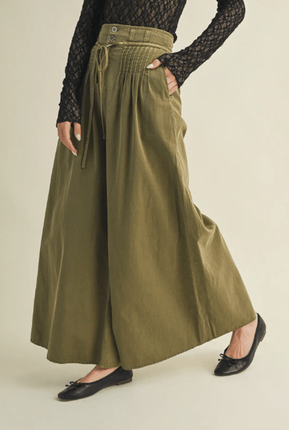 Pintuck Wide Leg Pants