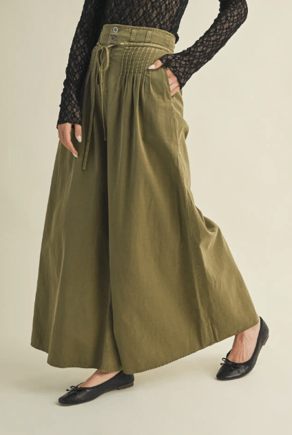 Pintuck Wide Leg Pants