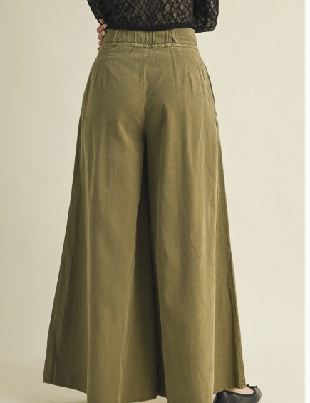 Pintuck Wide Leg Pants