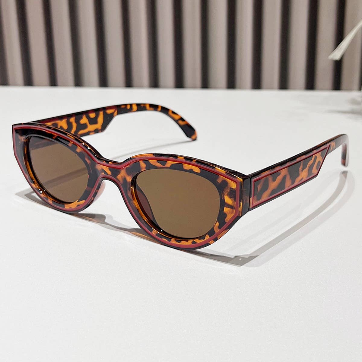 PAINTED CAT-EYE SUNGLASSES_CWASG0420