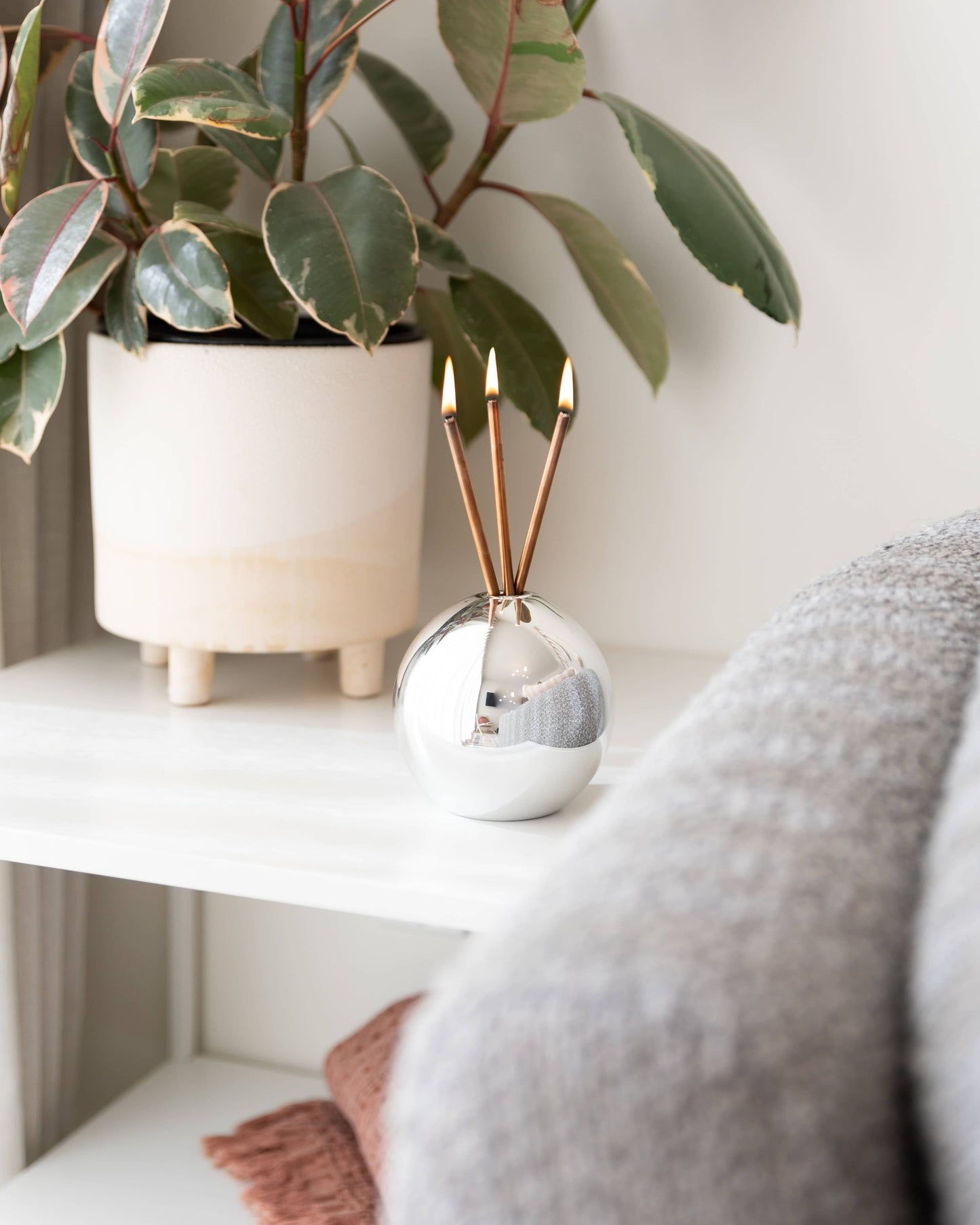 Neva Everlasting Vase, Silver Metallic Candle Holder