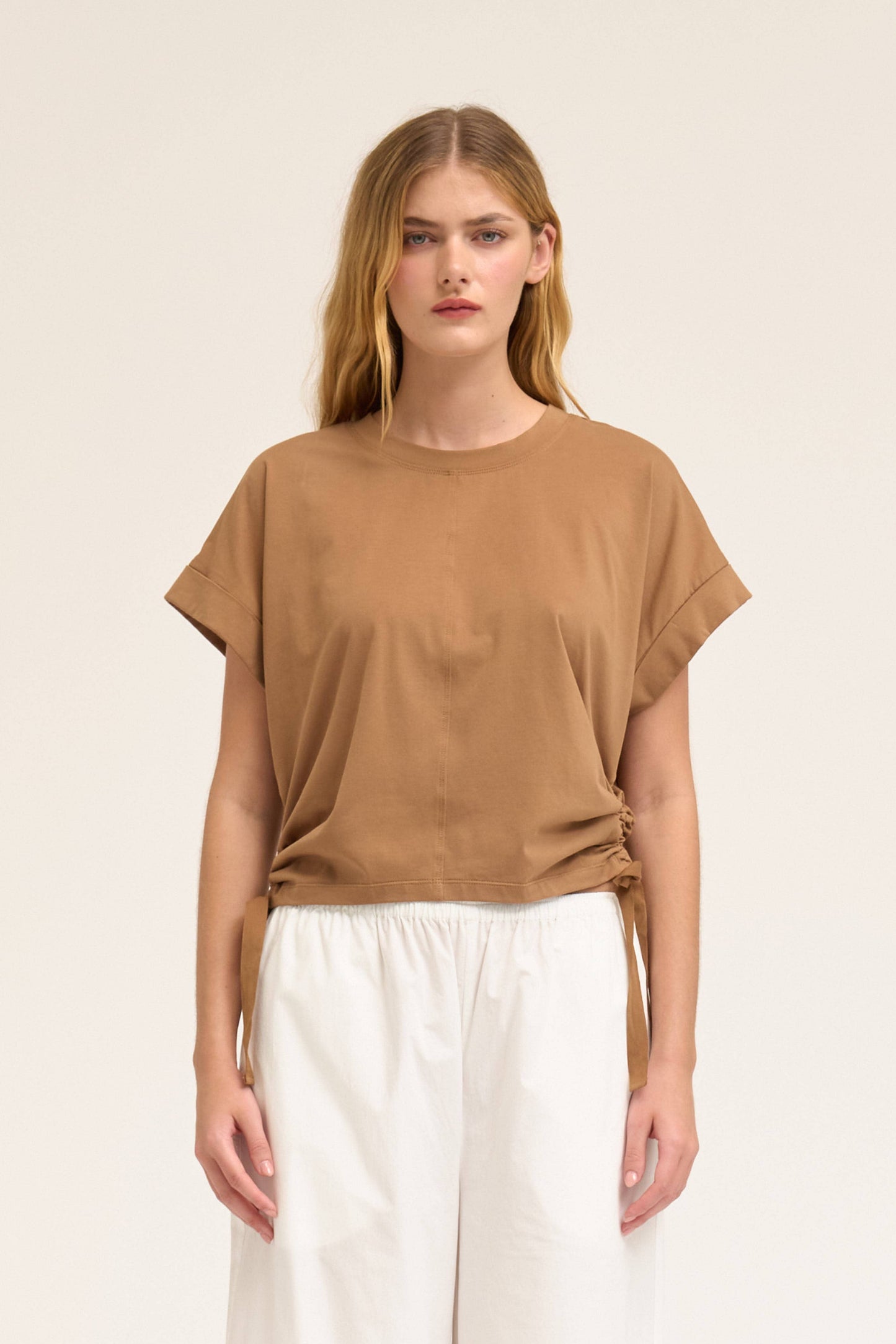 41628 - SIDE SCRUNCH TEE