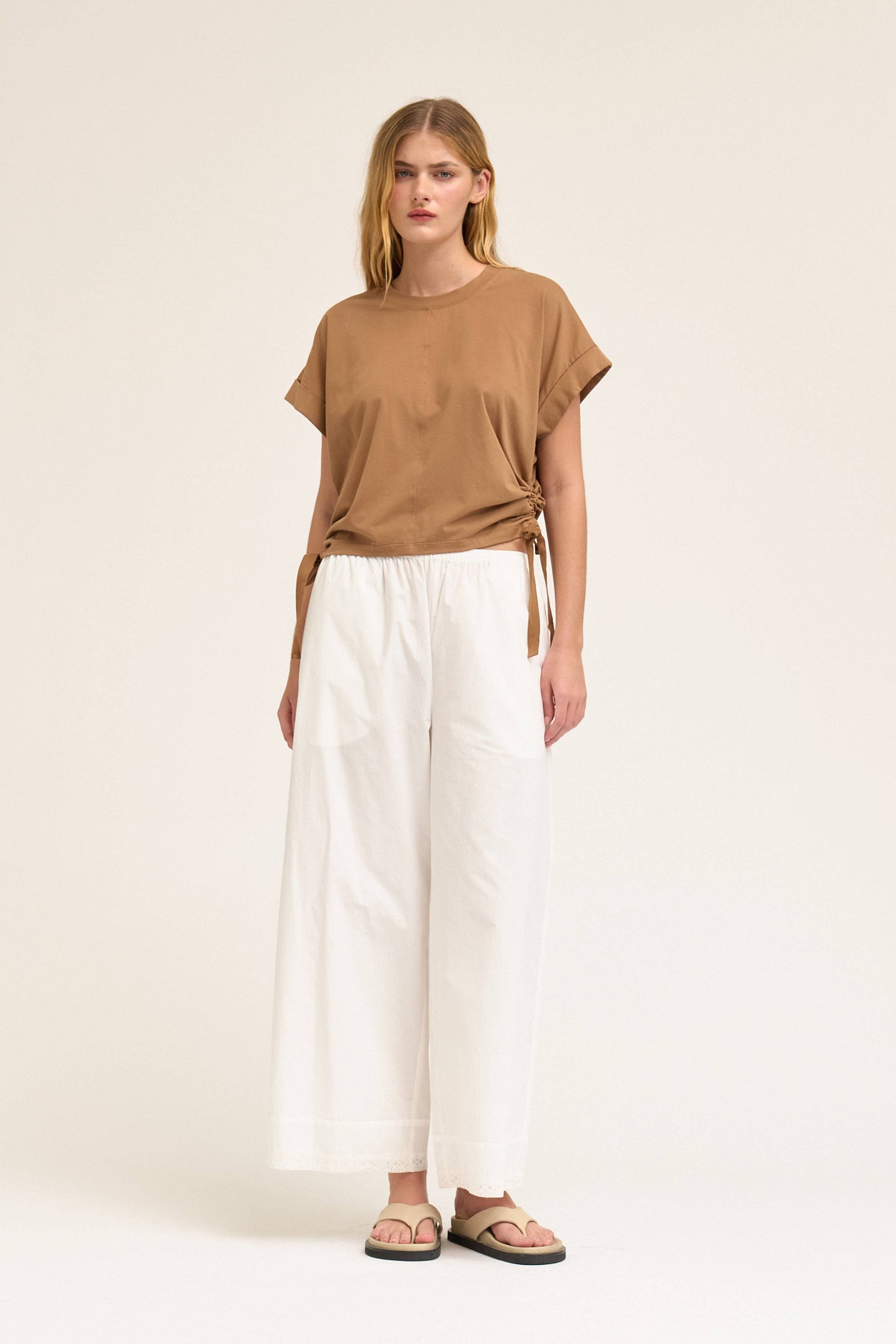41628 - SIDE SCRUNCH TEE