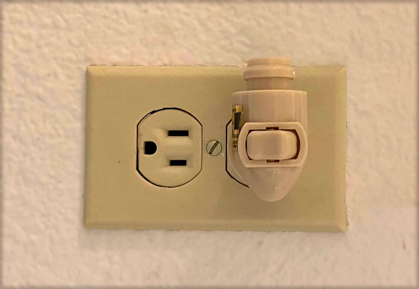 ROTATING NIGHT LIGHT PLUG UPGRADE