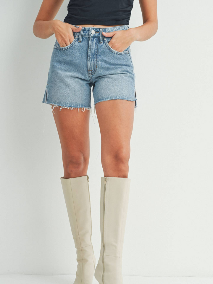 HR Side Slit Short