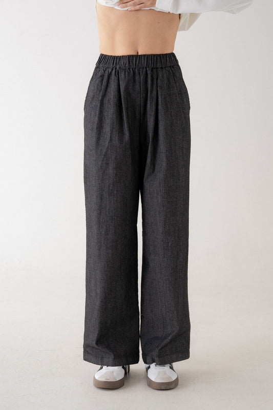 Charcoal wide-leg pull-on trousers with elastic waistband and front pleats