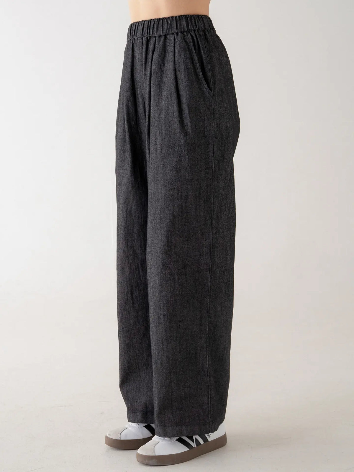 Elle Grey dark charcoal wide-leg pleated pull-on trousers with elastic waistband
