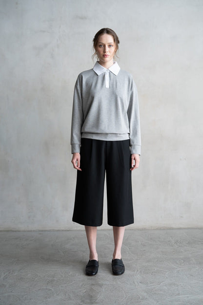 Elle Grey heather gray long sleeve polo sweatshirt with white collar