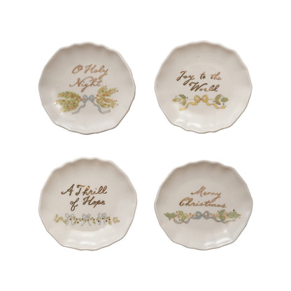 Set of 4 white scalloped stoneware plates with Christmas phrases and gold floral accents